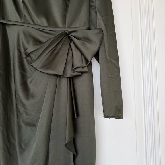 Mac Duggal Dark Green Long Sleeve Satin Dress Sz 6US - Picture 6 of 10